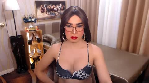 jenniegarcia online show from April 26, 4:48 pm