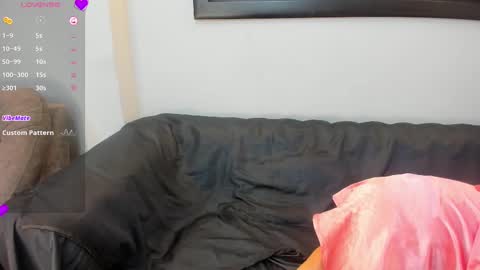 Snapshot of jennierosse chatting on October 23, 12:15 pm Jennie online show from October 23, 12:15 pm