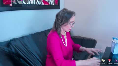 Snapshot of jennierosse chatting on November 8, 12:16 pm Jennie online show from November 8, 12:16 pm