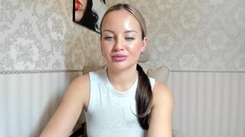 Snapshot of jennifer838 chatting on December 17, 11:38 am Jennifer online show from December 17, 11:38 am