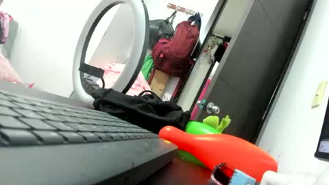 jennifer_bodyy0404 online show from June 26, 2:05 am