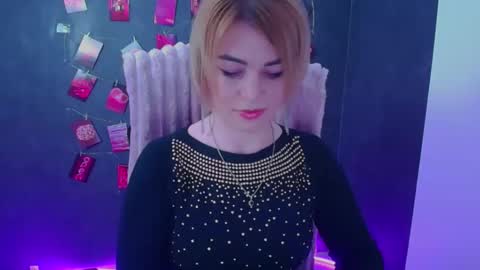 Jennifer online show from May 2, 11:37 am