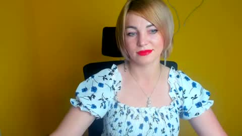 Snapshot of jennifer_cuttie chatting on July 11, 11:57 am Jennifer online show from July 11, 11:57 am