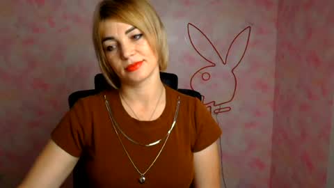 Snapshot of jennifer_cuttie chatting on July 24, 6:00 am Jennifer online show from July 24, 6:00 am