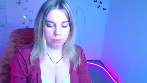 Jennifer online show from April 30, 11:49 am