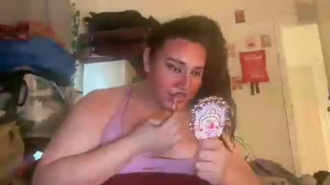 Snapshot of jennifer_robbie chatting on June 25, 5:45 am jennifer_robbie online show from June 25, 5:45 am