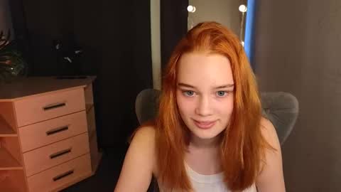 Snapshot of jennifer_shy_ chatting on March 16, 7:45 am Jennifer online show from March 16, 7:45 am