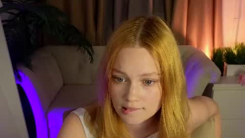 Jennifer online show from June 21, 9:45 am