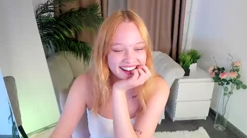 Jennifer online show from July 26, 11:50 am