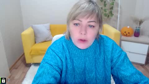 Snapshot of jennifercollens chatting on October 29, 5:10 am jennifercollens online show from October 29, 5:10 am