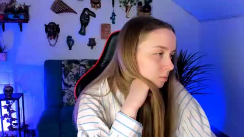 Jennifer online show from June 15, 3:03 pm