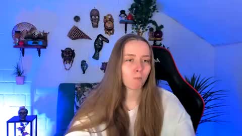 Jennifer online show from June 19, 8:12 pm