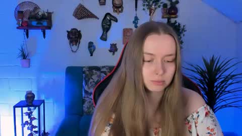 Jennifer online show from June 24, 9:58 pm