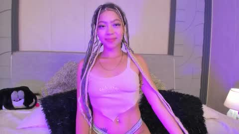 Snapshot of jenniferhillss chatting on November 8, 7:52 am U can call me Angel online show from November 8, 7:52 am