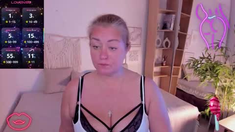 Snapshot of jenniferlight chatting on November 14, 3:55 pm Jennifer online show from November 14, 3:55 pm