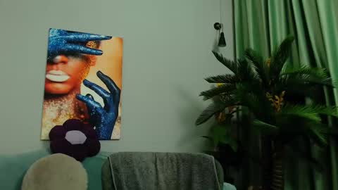 jenniferreys online show from December 18, 7:03 am