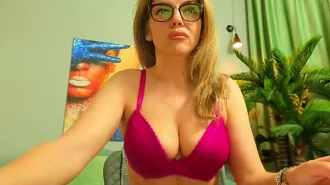jenniferreys online show from June 30, 4:35 am