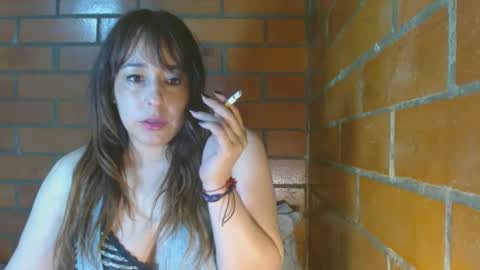 Snapshot of jennifersmith_ chatting on December 21, 12:53 am Jennifer Smith online show from December 21, 12:53 am