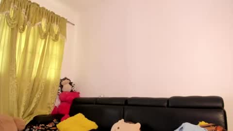 jenniifer_t online show from May 1, 5:17 pm