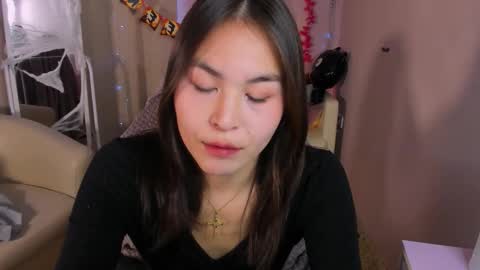 Snapshot of jennimurr chatting on October 30, 6:04 am Jenni online show from October 30, 6:04 am