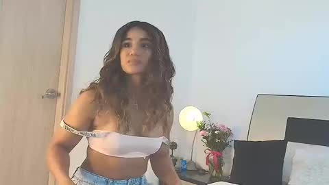 Jenn online show from February 17, 4:24 pm