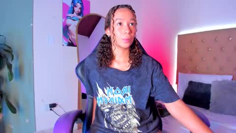 jenny__lawrence online show from November 12, 8:30 pm