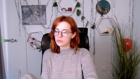 Snapshot of jenny__meow chatting on January 22, 12:17 pm YOUR BEST WAY TO HAVE FUN online show from January 22, 12:17 pm
