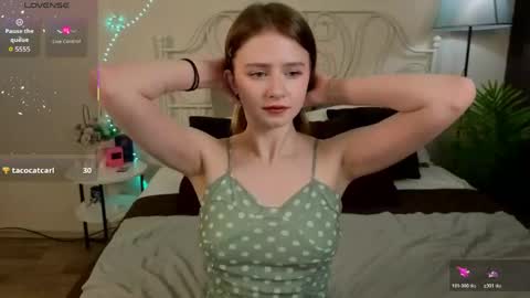 Snapshot of jenny_bunny_ chatting on June 3, 1:30 am jenny_bunny_ online show from June 3, 1:30 am