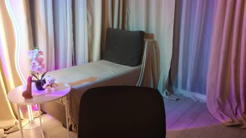 Snapshot of jenny_bunny_ chatting on June 11, 1:27 am jenny_bunny_ online show from June 11, 1:27 am