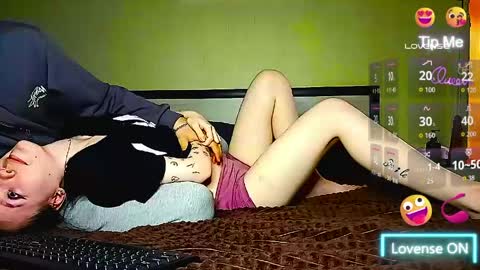 jenny_couple online show from April 22, 5:36 pm