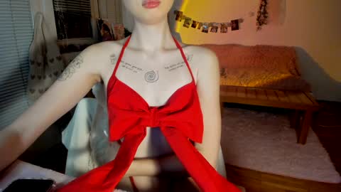 Snapshot of jenny_cox_love chatting on December 15, 9:42 pm Jennifer Jenny Darling   online show from December 15, 9:42 pm