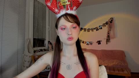Snapshot of jenny_cox_love chatting on December 23, 6:27 pm Jennifer Jenny Darling   online show from December 23, 6:27 pm