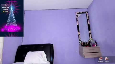 Snapshot of jenny_evans82 chatting on December 29, 11:50 pm jenny online show from December 29, 11:50 pm