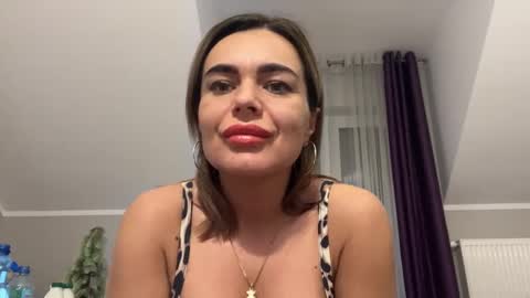 Snapshot of jenny_play1 chatting on February 6, 9:00 am Jenny online show from February 6, 9:00 am