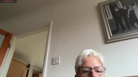 JennyHazel online show from October 13, 10:15 am