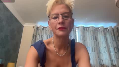 JennyHazel online show from October 19, 8:37 am