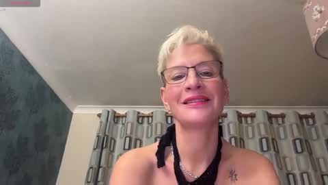 JennyHazel online show from November 10, 7:02 pm