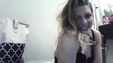 jennyisasquirter online show from January 7, 11:18 pm