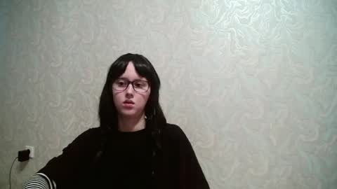 JennyOlset online show from June 16, 11:46 am