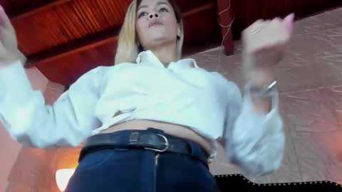 Snapshot of jennyrouse chatting on November 15, 11:29 am Jenny online show from November 15, 11:29 am