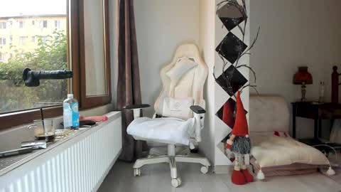 infamous blondiechloe.             Jennyjennywildd online show from October 24, 2:13 pm