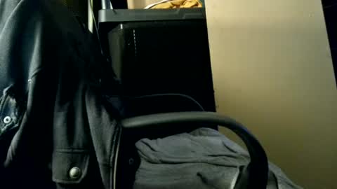 Snapshot of jeremiah0827 chatting on December 22, 9:44 am jeremiah0827 online show from December 22, 9:44 am