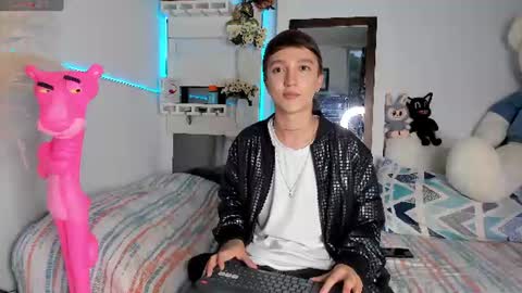 jero independent model online show from June 19, 11:08 pm