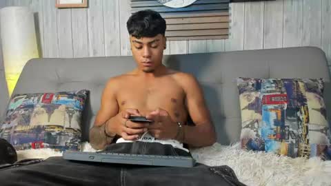 Snapshot of jeremy_wallker chatting on July 20, 6:54 pm Jeremy online show from July 20, 6:54 pm