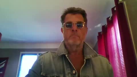 jerflor online show from May 24, 2:22 pm