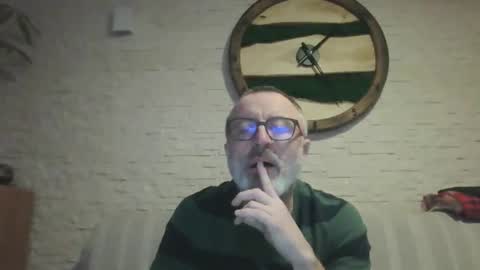 Snapshot of jerry250461 chatting on February 5, 5:45 am jerry250461 online show from February 5, 5:45 am