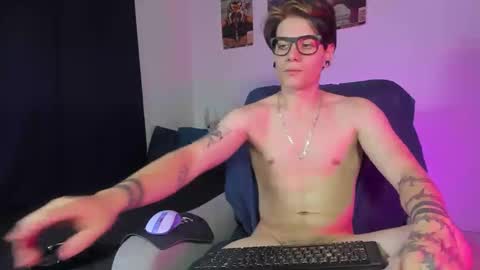 Snapshot of jerrycole_ chatting on September 25, 1:09 am Angelo online show from September 25, 1:09 am