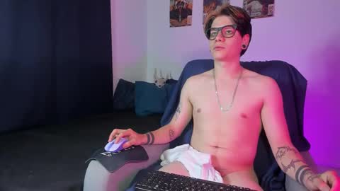 Snapshot of jerrycole_ chatting on September 26, 5:00 am Angelo online show from September 26, 5:00 am