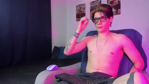 Snapshot of jerrycole_ chatting on October 1, 2:28 am Angelo online show from October 1, 2:28 am