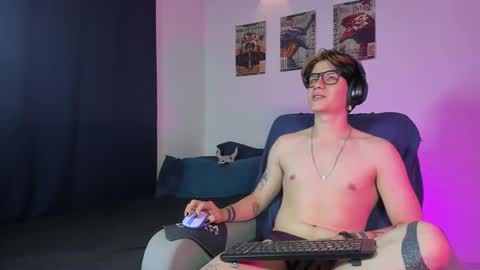 Snapshot of jerrycole_ chatting on October 3, 4:09 am Angelo online show from October 3, 4:09 am